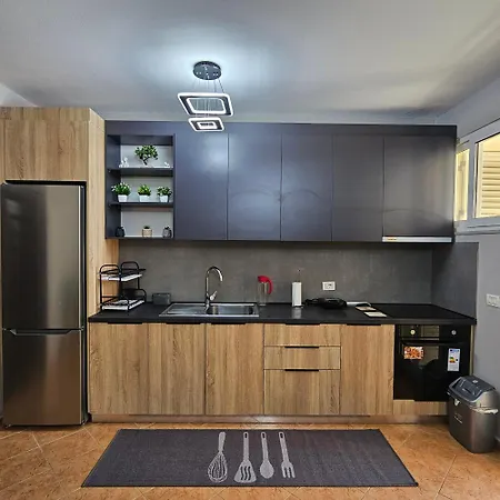 アパート Leora Sunset Apartment-balcony, 250m From Beach, Golem, Mali I Robit *
